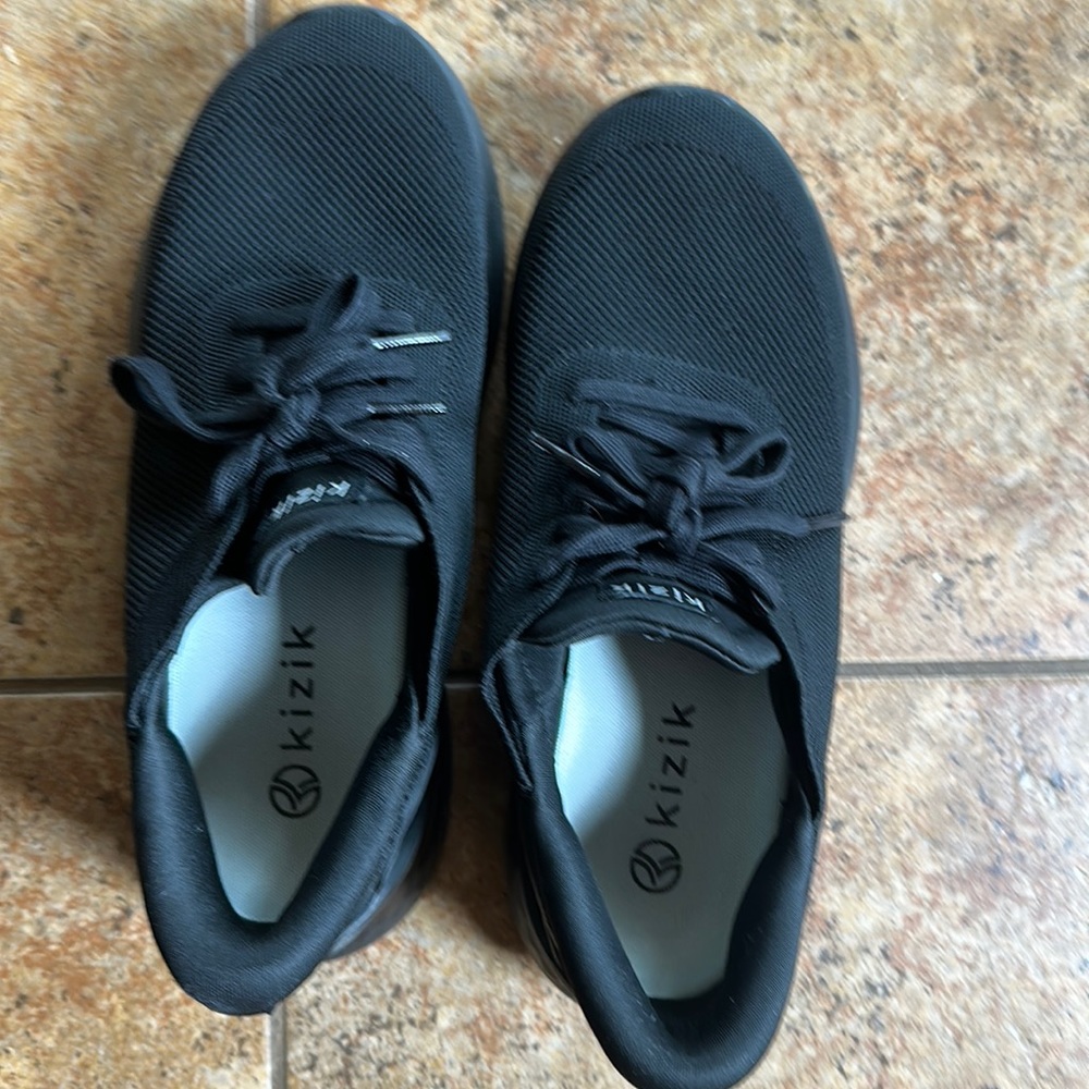 Kizik Black Sneakers